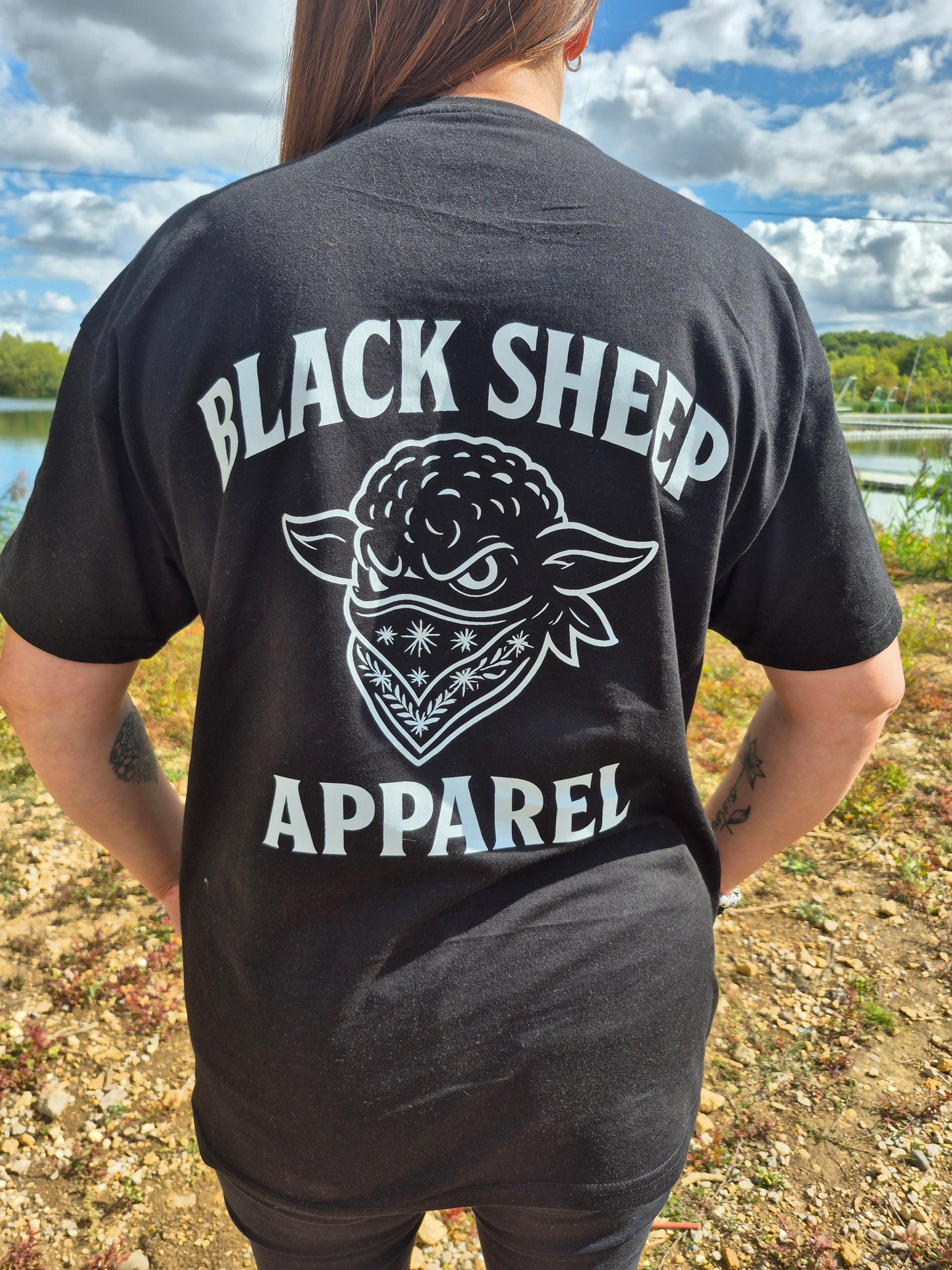 short sleeve T-shirt black and white
