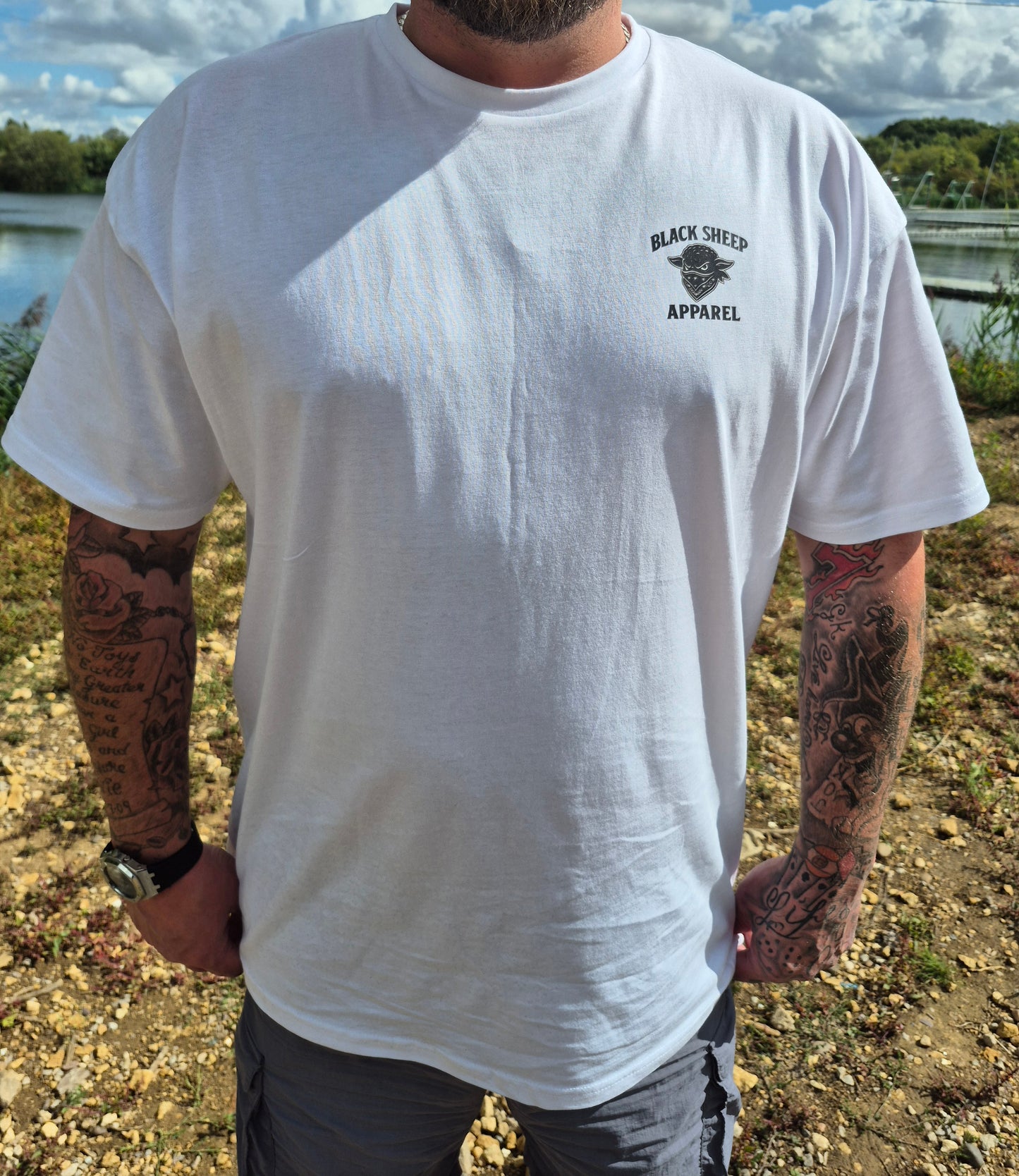 short sleeve T-shirt black and white